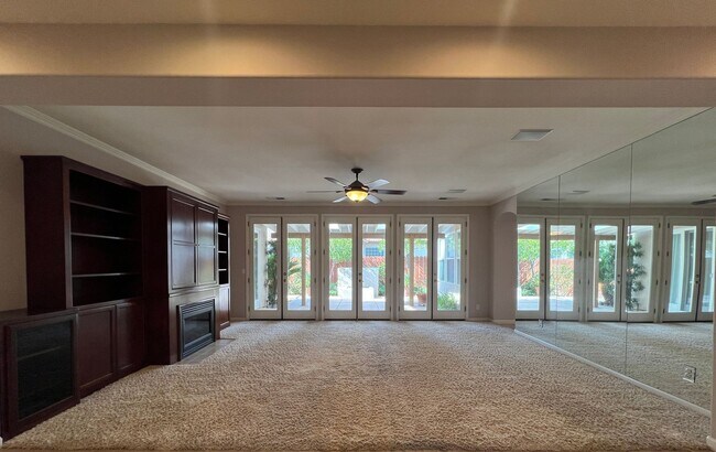 Foto del edificio - 2456 E Marquise Ct