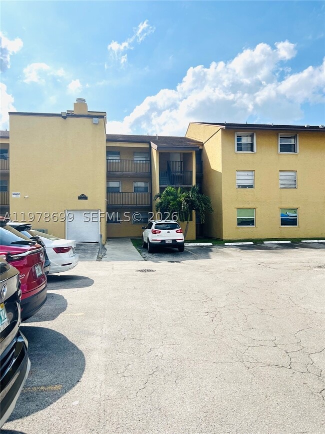 Building Photo - 15470 SW 82nd Ln