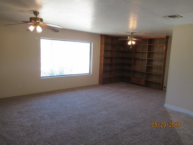 Building Photo - 7165 W Bopp Rd