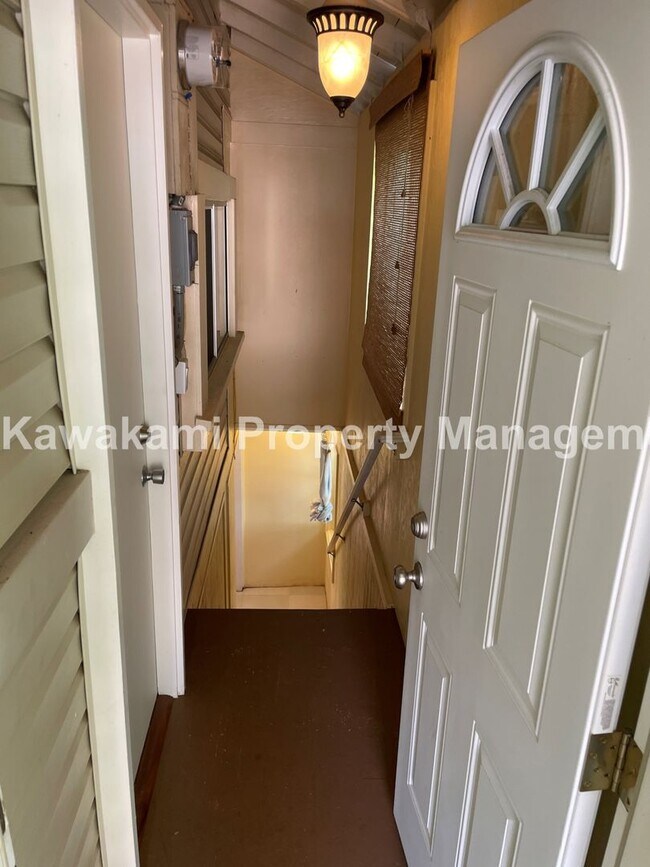 Foto del edificio - Partly Furnished Garden Unit on Sierra Drive