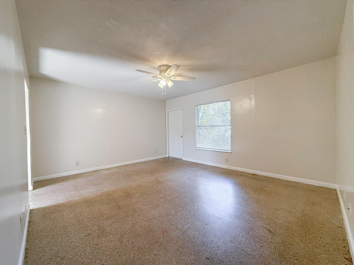 Foto principal - 1210 SW 26th St