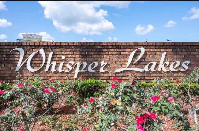 Foto del edificio - Whisper Lakes 3 Bedroom 2 Bath Home with Granite Counter Tops, Stainless Appliances and a Fenced ...