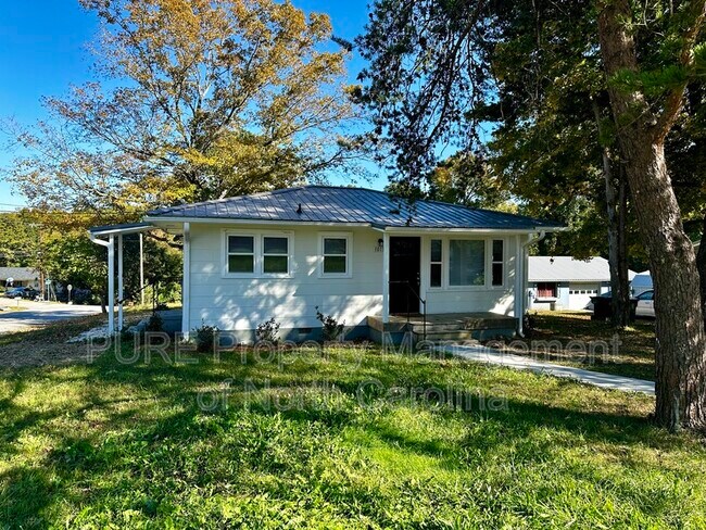 Foto del edificio - 1013 Eleanor Dr