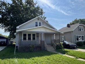 Building Photo - 611 Abrams St