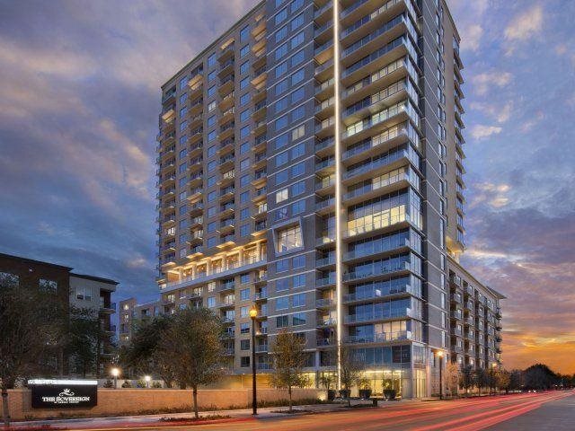 Primary Photo - Bright 2 Bedroom Apartment: Sunlit Urban H...
