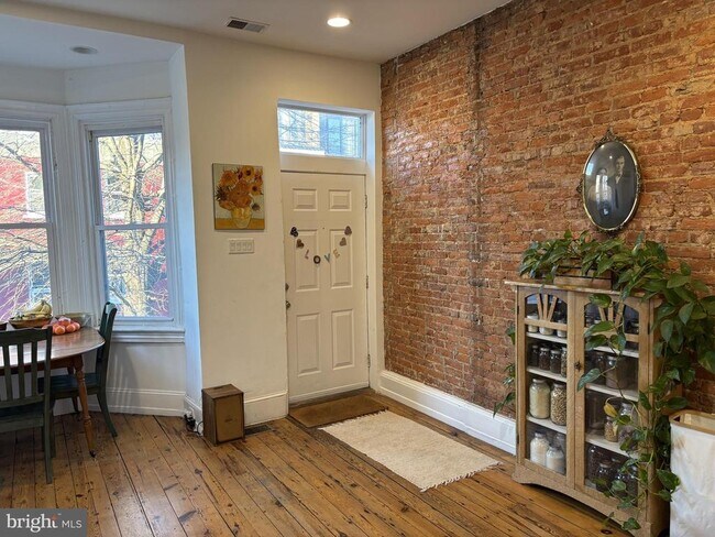 Foto del edificio - 2944 Cambridge St