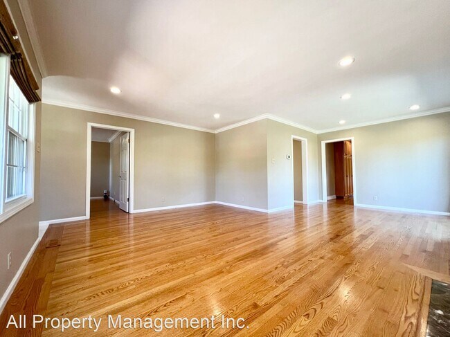 Building Photo - 4 br, 2 bath House - 2000 Arroyo Ave