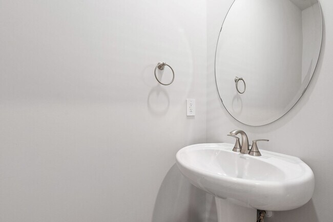 Foto del edificio - Stunning 3-Bedroom Residence in Oak Manor,...