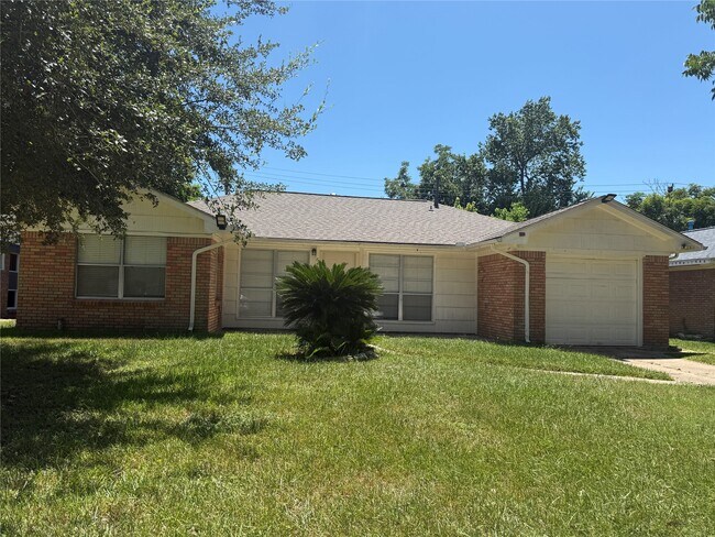 Building Photo - 6401 Rowan Ln