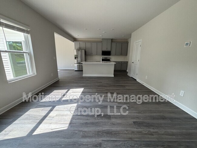 Building Photo - 1402 31st St NE