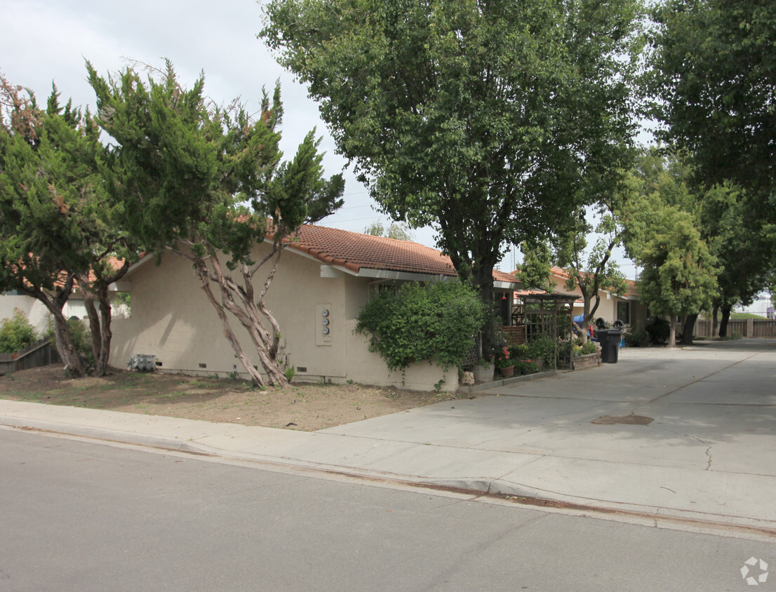 Foto del edificio - 3941 Juniper Dr