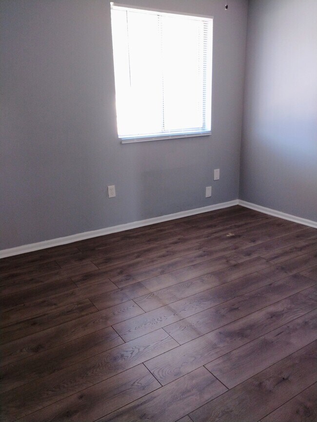 Foto del edificio - 1120 Sherron Ave
