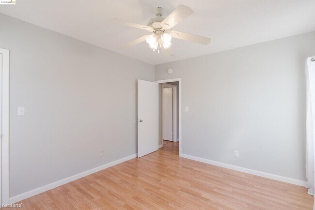 Building Photo - 3 br, 1 bath House - 1521 77th Ave 1150