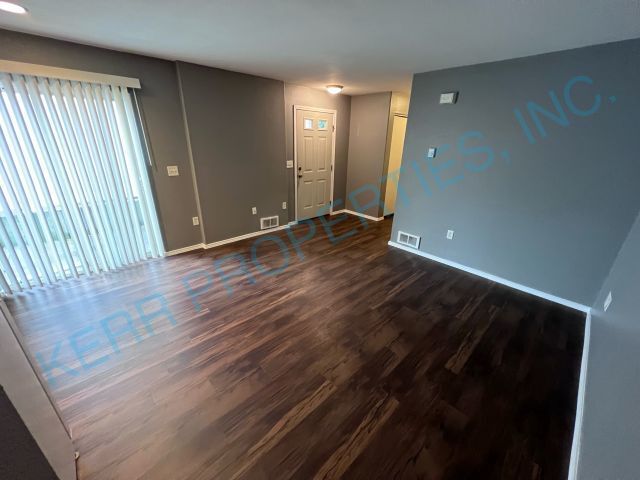 Foto del edificio - 11857 SE Pine St