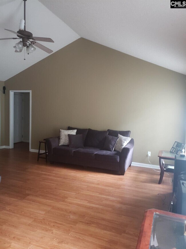 Building Photo - 208 Beech Branch Dr