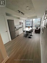 Building Photo - 458 Richmond St W
