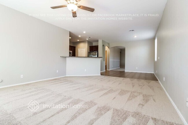 Foto del edificio - 17347 W Jackson St