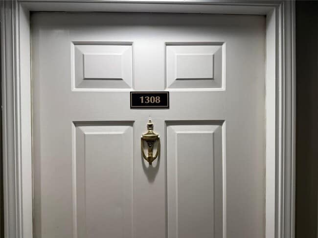 Foto del edificio - 1308 Pine Heights Dr NE