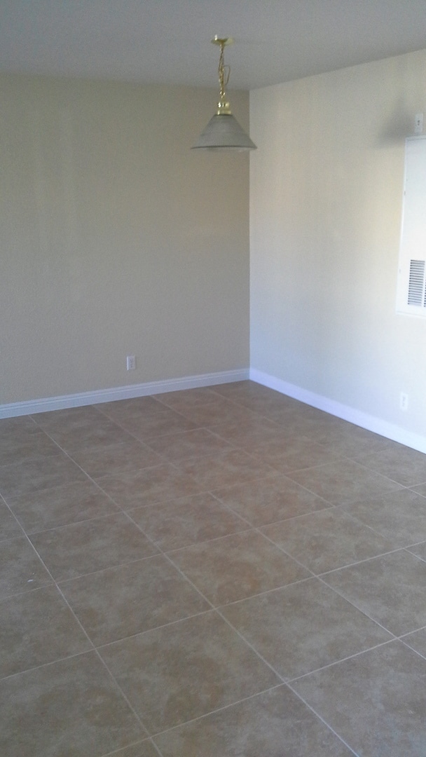 Building Photo - 5072 S Rainbow Blvd