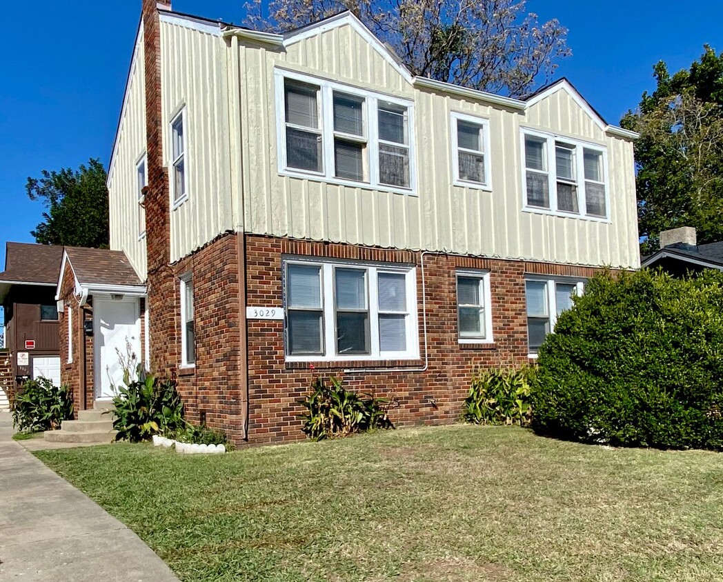 Primary Photo - Updated duplex in NW OKC near Reed Park!