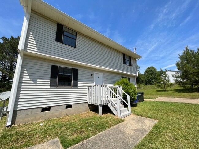 Foto del edificio - Updated 2 Bedroom Duplex in Durham