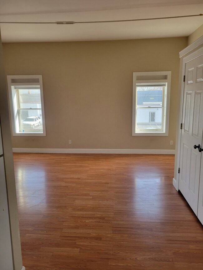 Living room - 1028 Shelby St
