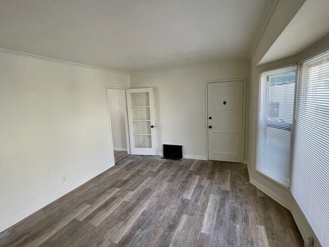 Foto del edificio - 1424 E Wilson Ave