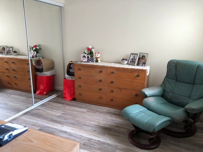 Building Photo - 1314 Kalakaua Ave