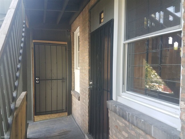 Foto del edificio - 8029 S Vernon Ave