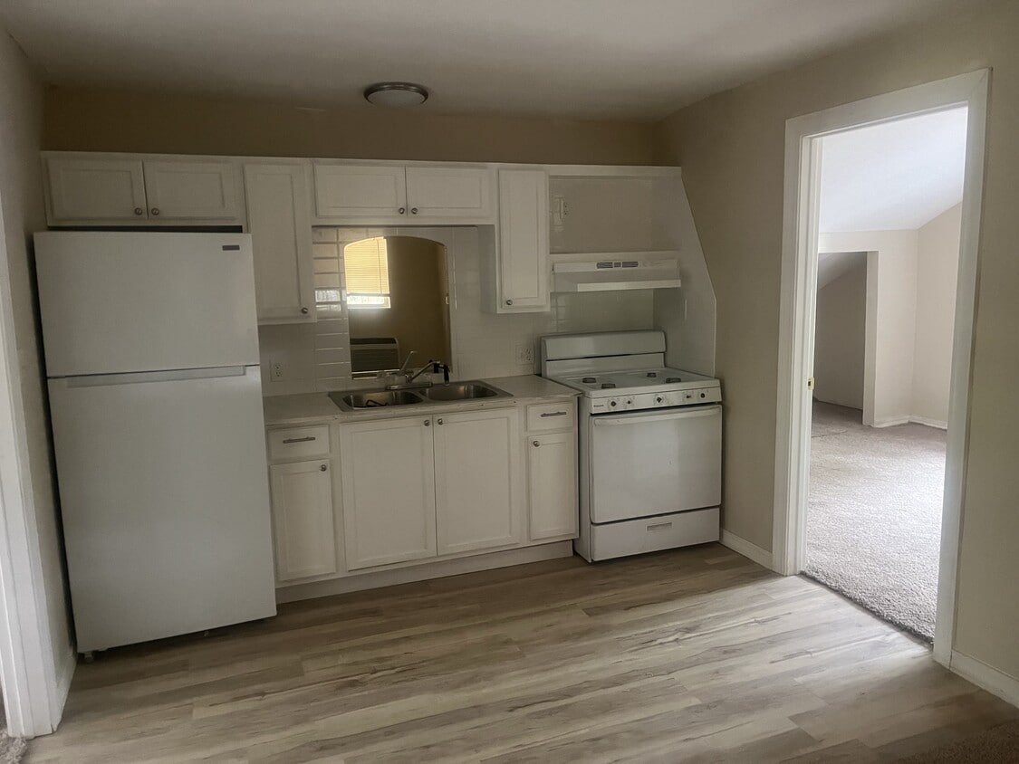 Foto principal - 415 E 8th St