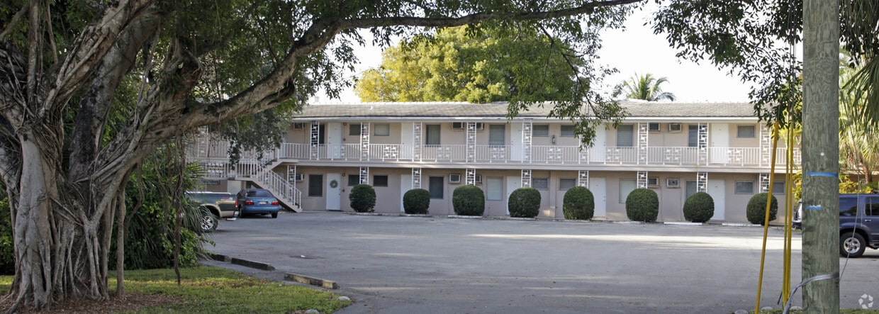 Primary Photo - 6100 Caballero Blvd