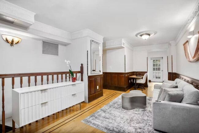Building Photo - 306 E 52nd St