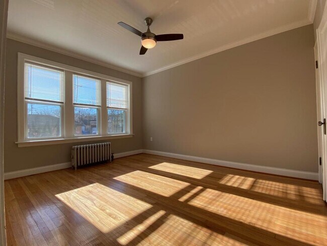 Foto del edificio - 2808 W 66th St, apt 1