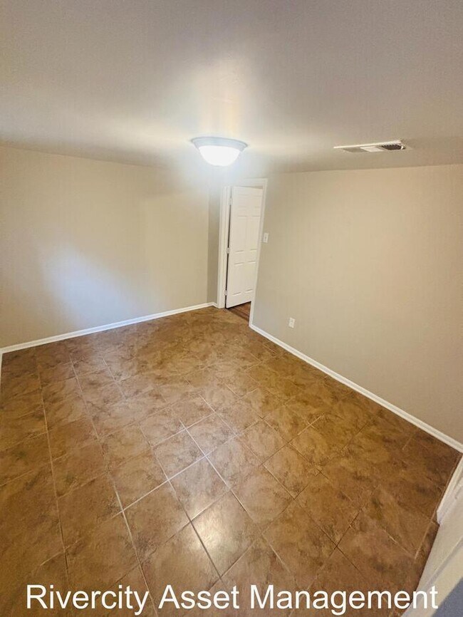 Foto del edificio - A Must See Gem Located In Frayser!!!! Section 8 Welcomed !!!!!