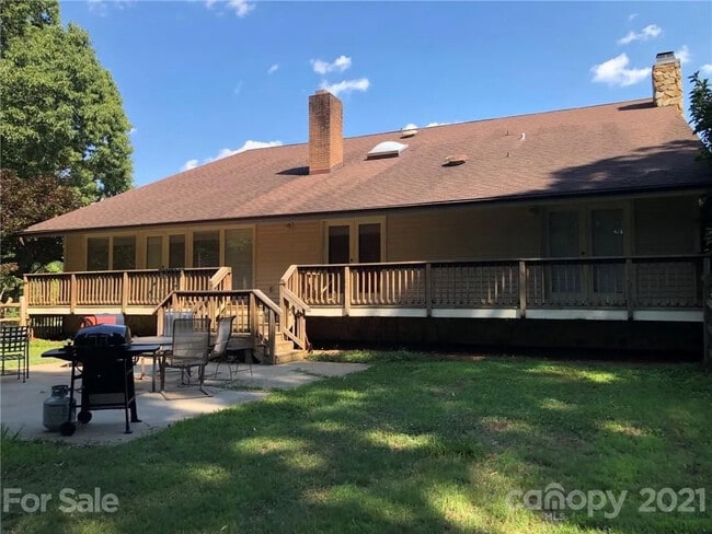 Foto del edificio - Room in House on Ranson Rd