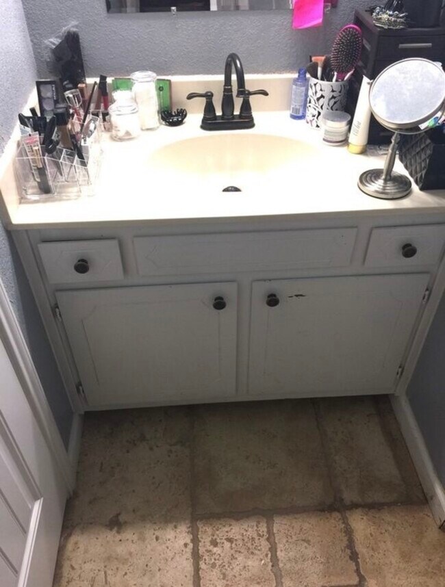 Foto del edificio - 103 Conley Pl