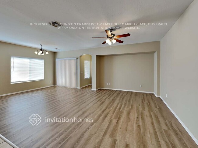 Foto del edificio - 13010 W Rosewood Dr