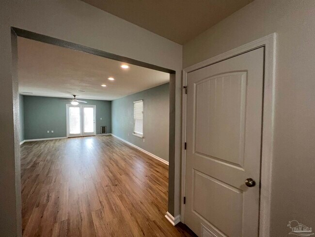 Foto del edificio - 250 Cottage View Dr
