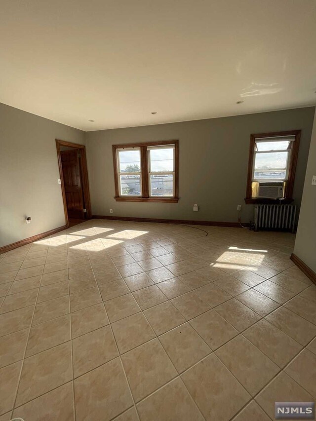 Building Photo - 187 Holt St