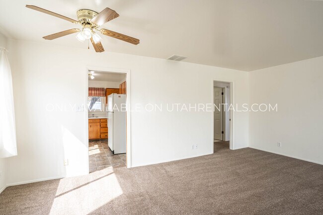 Foto del edificio - 742 E 200 N