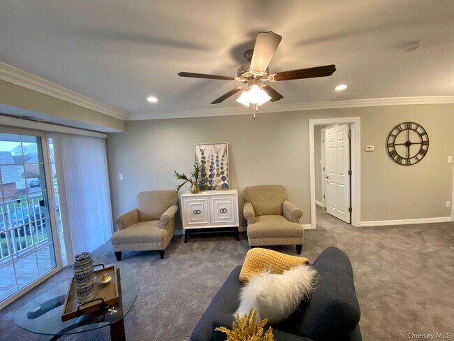 Foto del edificio - 145 Westwood Dr