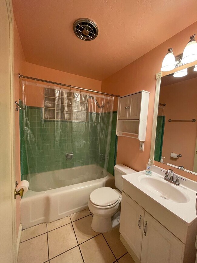 Foto del edificio - Central Charmer! 2 Bed 1.5Bath