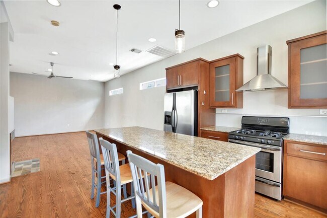 Foto del edificio - 5202 Lillian St