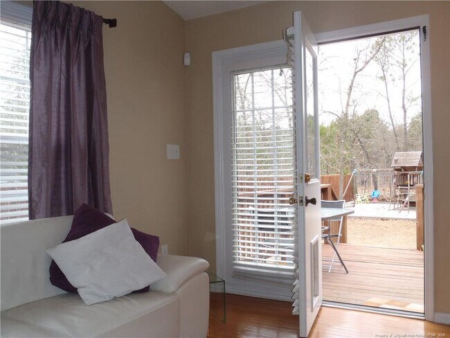 Foto del edificio - 4104 Redspire Ln
