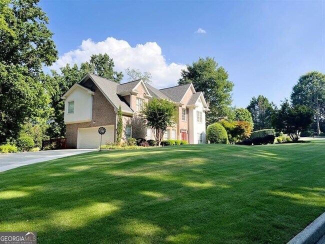 Foto del edificio - 125 Forrest Lake Rd