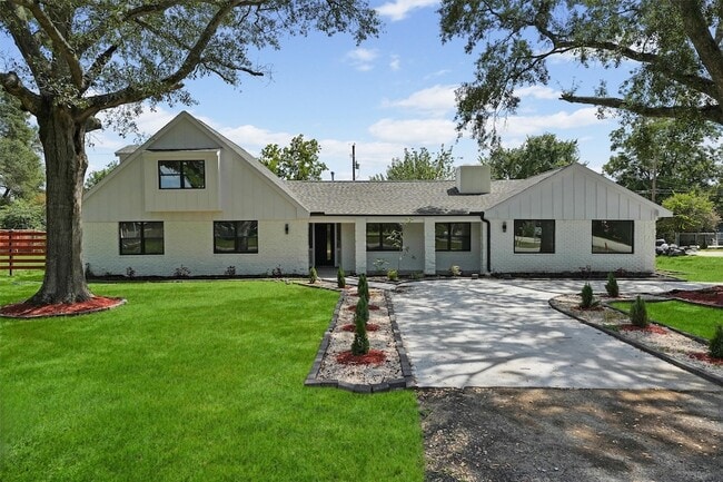 Foto del edificio - 8102 Gulick Ln