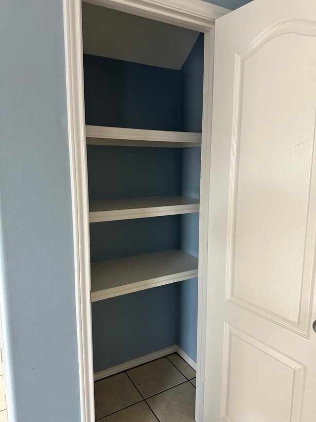 Foto del edificio - 1304 W Kiwi Ave