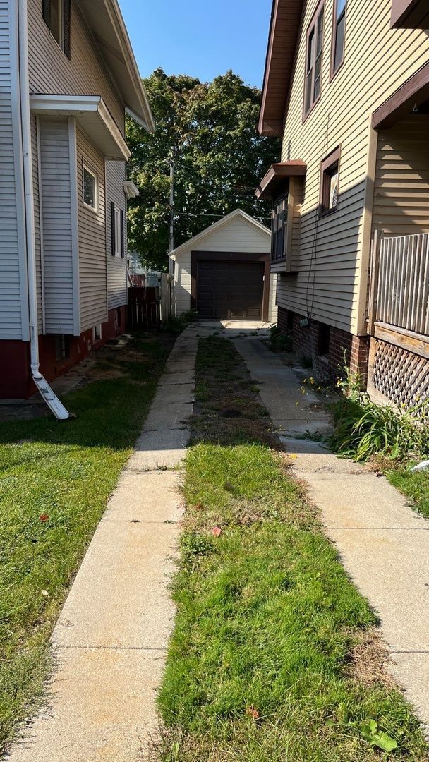 Building Photo - Don't miss out call RENU Property Manageme...