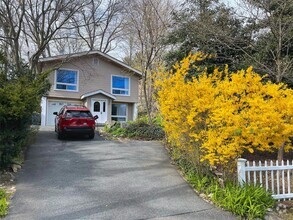 Building Photo - 3 Benders Dr