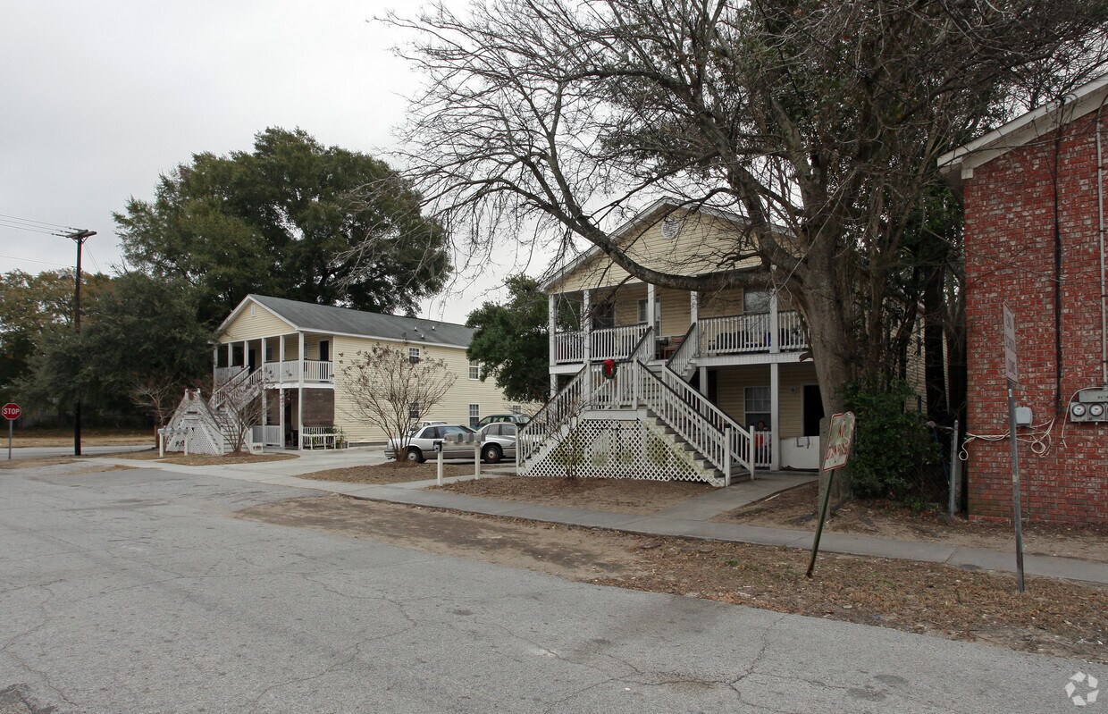Primary Photo - 1901 Success St